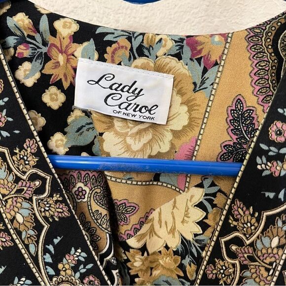 Lady Caroe Multi Pattern V-Neck Short Sleeve Top - Picture 7 of 7